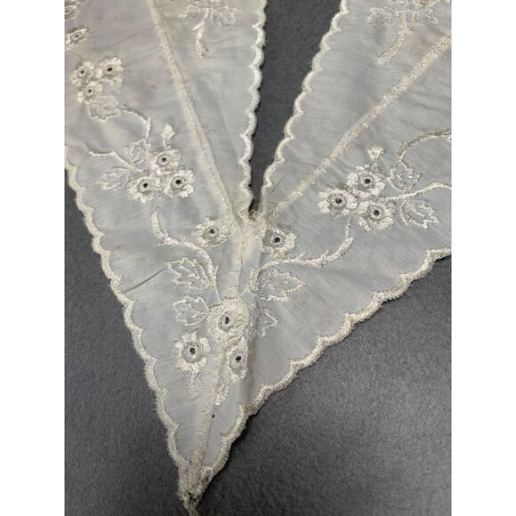Vintage Embroidered Lace Collar with Floral Design - Picture 5 of 10